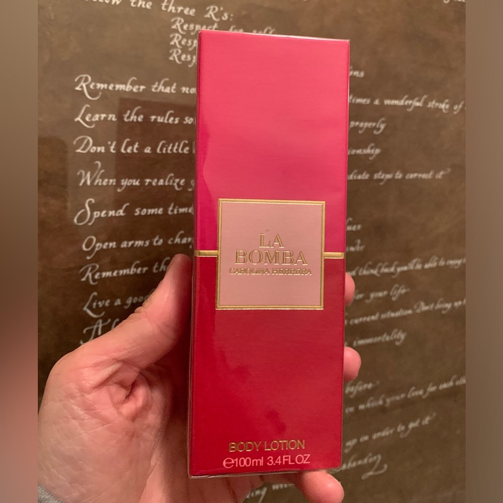NEW Carolina Herrera LA BOMBA 100 ML Body Lotion